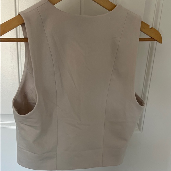 H&M Beige Button-Up Vest - Picture 4 of 4